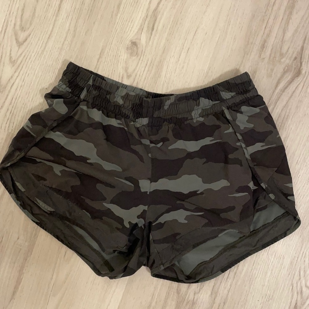athleta camo shorts size S